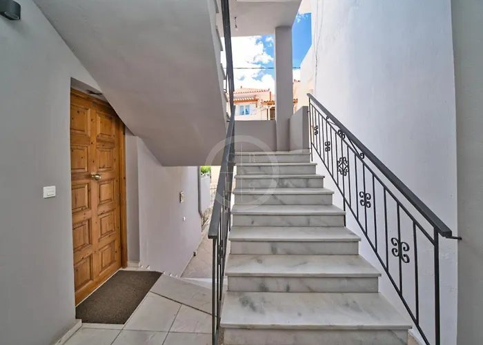 Lägenhet Ira Ermioni