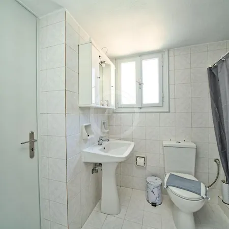 Apartament Ira Ermioni